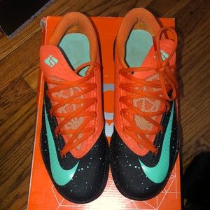 Black and green glow in the dark KD VI